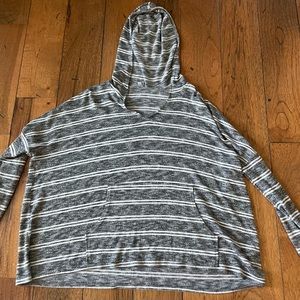 URBAN OUTFITTERS hooded sweater